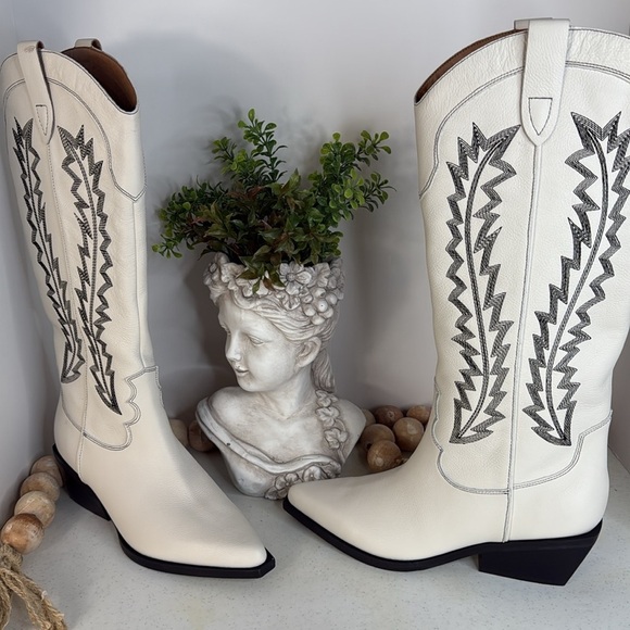 Marc Fisher Roselle Western Boot Chic Cream Sz 8.5 NWOB - Picture 6 of 9
